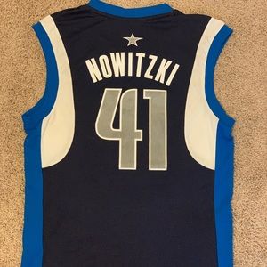 Dirk Nowitzki jersey (Dallas Mavericks)
